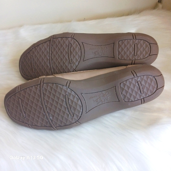 Life Stride Women's Beige  Diverse Cushioned Footbed Square Toe Flats Sz 10M - Picture 5 of 8